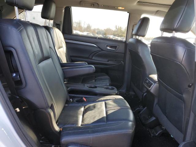 Photo 11 from auction – 2017 TOYOTA HIGHLANDER with VIN 5TDKZRFH2HS200936