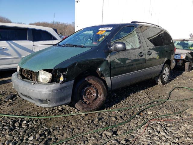 TOYOTA SIENNA LE 2002 with VIN 4T3ZF13C22U445713 - Photo from auction