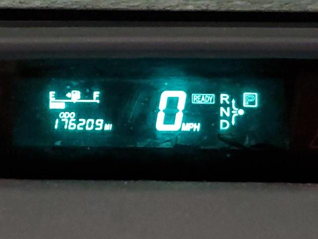 Photo 9 from auction – 2004 TOYOTA PRIUS with VIN JTDKB20U740017112