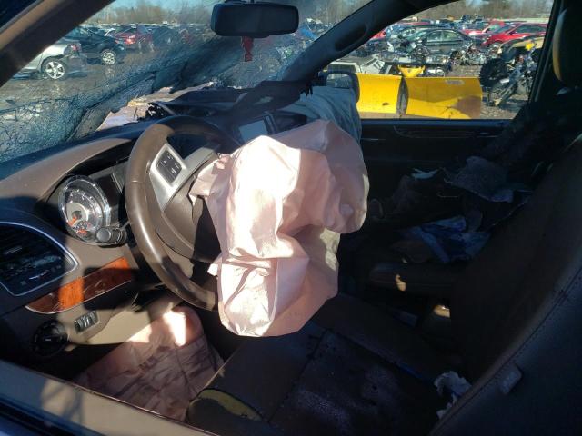Photo 8 from auction – 2016 CHRYSLER TOWN & COU with VIN 2C4RC1BG6GR164545