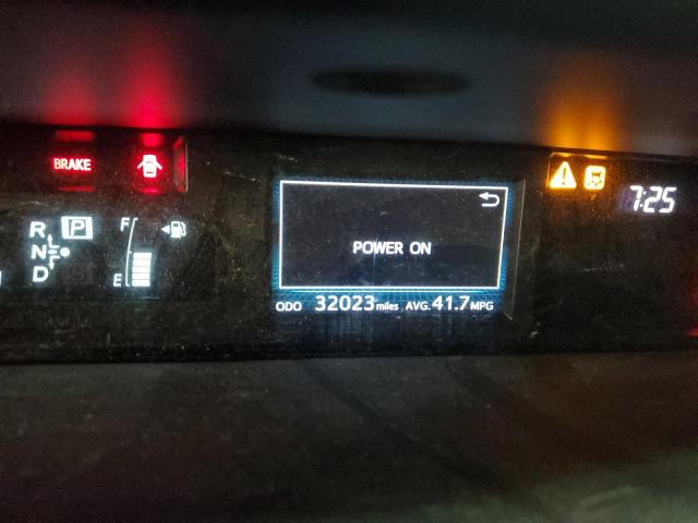 Photo 9 from auction – 2017 TOYOTA PRIUS V with VIN JTDZN3EU9HJ072388