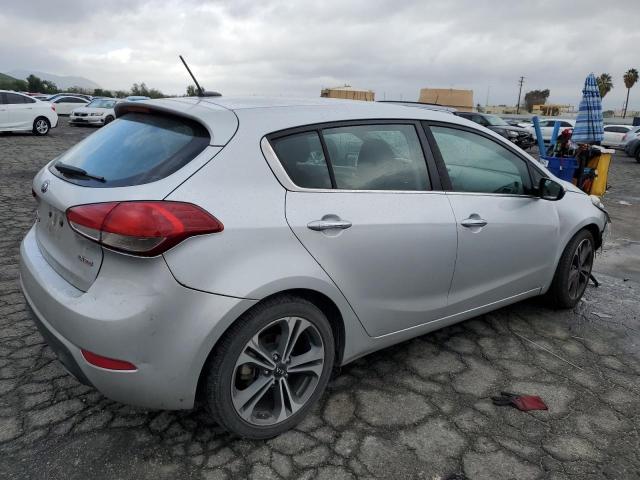 Zdjęcie 3 z aukcji – 2016 KIA FORTE EX z VIN KNAFX5A87G5527745