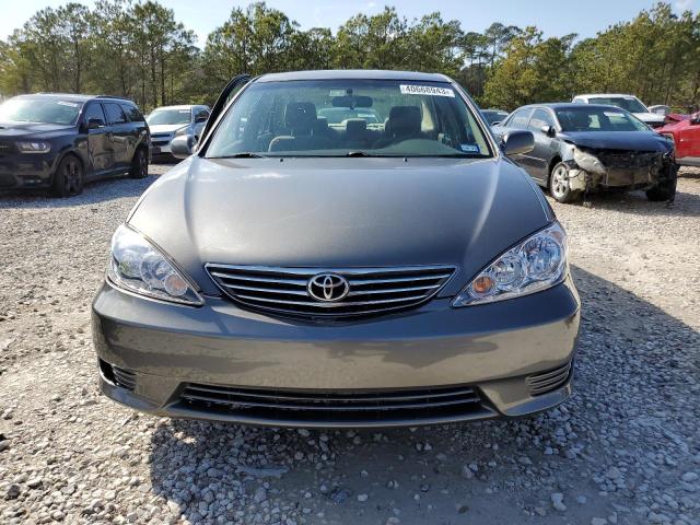 Photo 5 from auction – 2005 TOYOTA CAMRY LE with VIN 4T1BE32K85U976050
