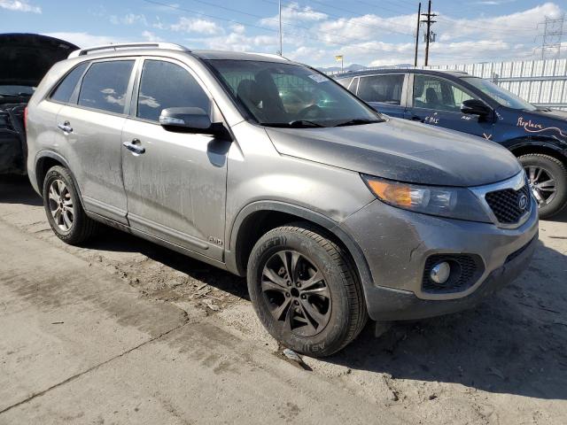 Photo 4 from auction – 2013 KIA SORENTO LX with VIN 5XYKTCA69DG310958