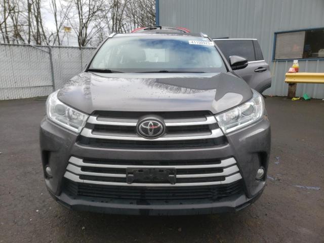Photo 5 from auction – 2018 TOYOTA HIGHLANDER with VIN 5TDJZRFH3JS886163