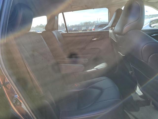 Photo 11 from auction – 2021 TOYOTA HIGHLANDER with VIN 5TDGZRBH3MS071627