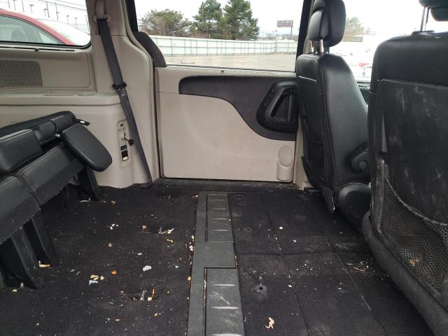 Photo 11 from auction – 2015 CHRYSLER TOWN & COU with VIN 2C4RC1CG5FR590840