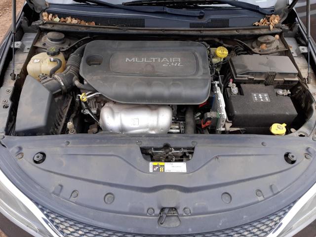 Photo 11 from auction – 2015 CHRYSLER 200 LIMITE with VIN 1C3CCCAB1FN704665