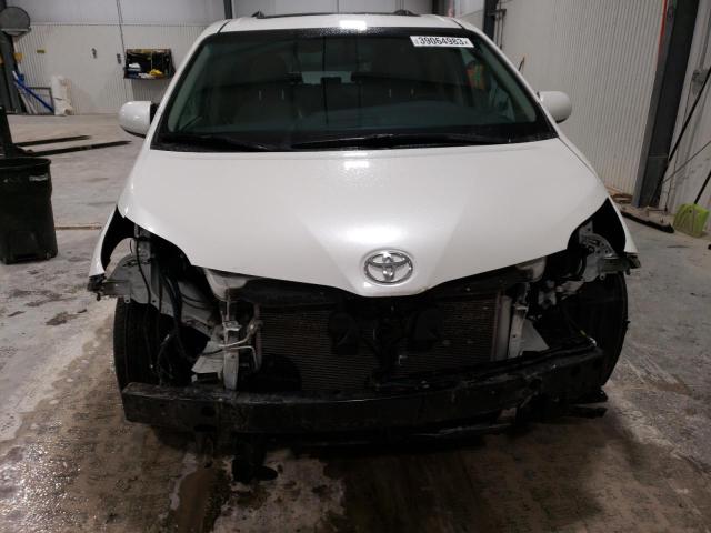Photo 5 from auction – 2017 TOYOTA SIENNA XLE with VIN 5TDDZ3DC8HS186568