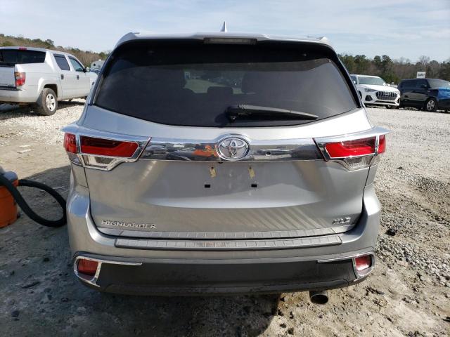 Photo 6 from auction – 2018 TOYOTA HIGHLANDER with VIN 5TDKZRFH2JS275223