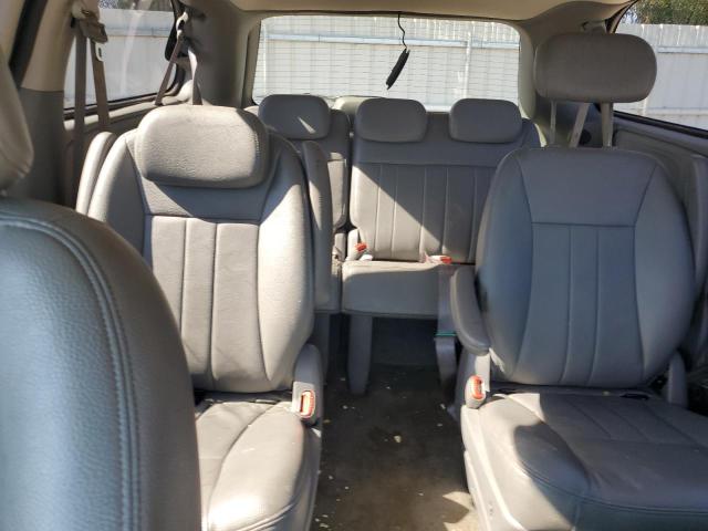 Photo 10 from auction – 2005 CHRYSLER TOWN & COU with VIN 2C4GP54L85R233231