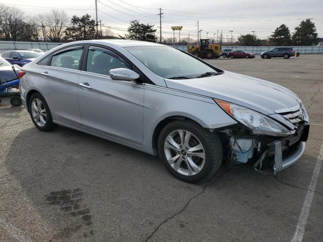Photo 4 from auction – 2011 HYUNDAI SONATA SE with VIN 5NPEC4AC5BH010607