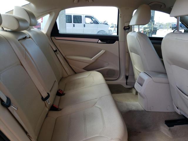Photo 10 from auction – 2015 VOLKSWAGEN PASSAT S with VIN 1VWAS7A30FC043693