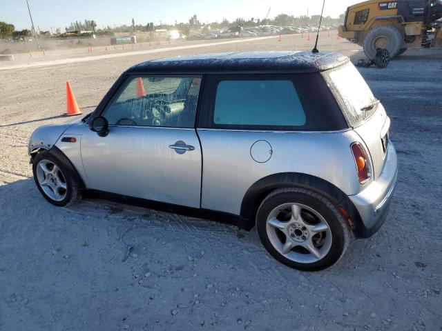 Photo 2 from auction – 2004 MINI COOPER with VIN WMWRC33424TJ61336