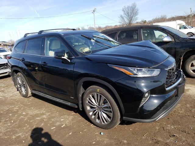 Photo 4 from auction – 2022 TOYOTA HIGHLANDER with VIN 5TDEBRCH6NS105216