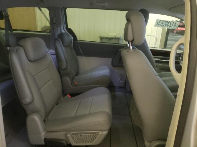 Photo 11 from auction – 2010 CHRYSLER TOWN & COU with VIN 2A4RR5D1XAR427975