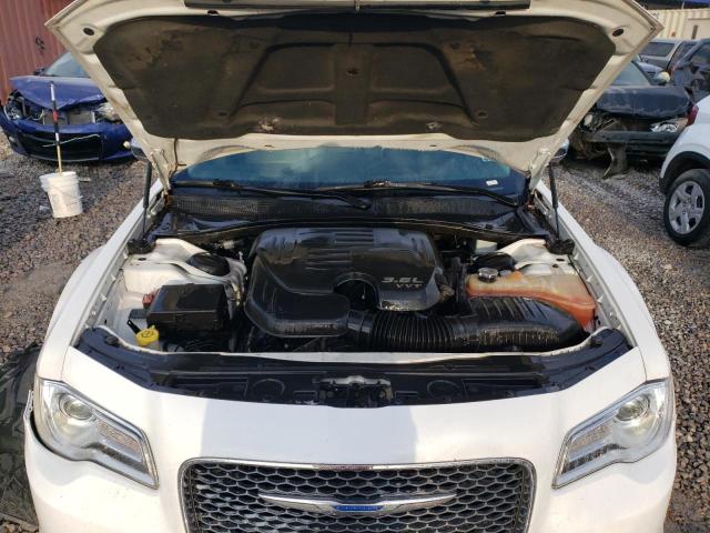 Photo 11 from auction – 2018 CHRYSLER 300 LIMITE with VIN 2C3CCAKG0JH168520