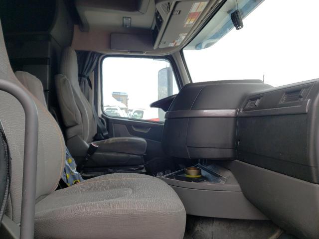Photo 5 from auction – 2019 VOLVO VN VNL with VIN 4V4NC9EH7KN209603