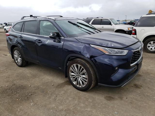 Photo 4 from auction – 2022 TOYOTA HIGHLANDER with VIN 5TDEBRCH3NS096040