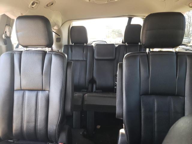 Photo 10 from auction – 2015 CHRYSLER TOWN & COU with VIN 2C4RC1BGXFR677103