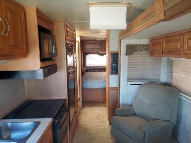 Photo 6 from auction – 2004 WINNEBAGO RV with VIN 1F6MF53SX40A04527