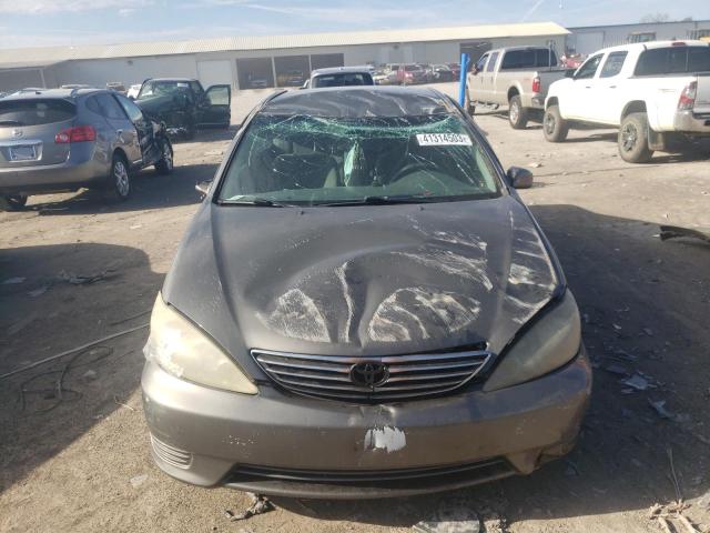 Photo 5 from auction – 2005 TOYOTA CAMRY LE with VIN 4T1BF30K65U610006