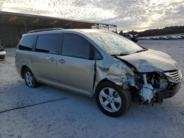 Photo 4 from auction – 2017 TOYOTA SIENNA LE with VIN 5TDKZ3DC7HS774047