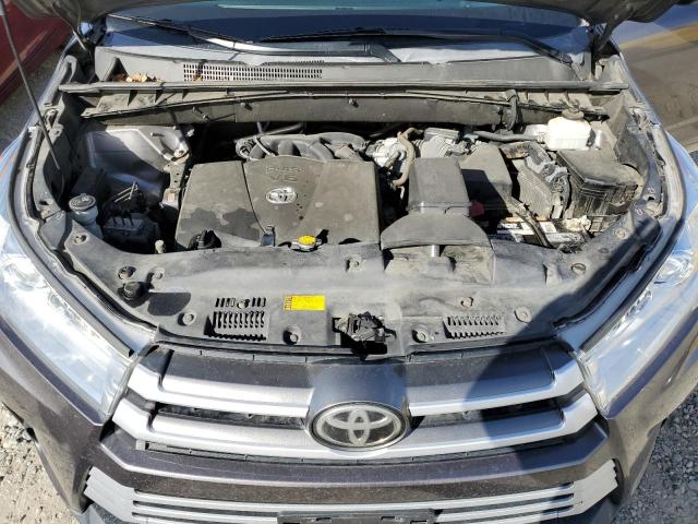 Photo 11 from auction – 2017 TOYOTA HIGHLANDER with VIN 5TDZZRFH7HS198955