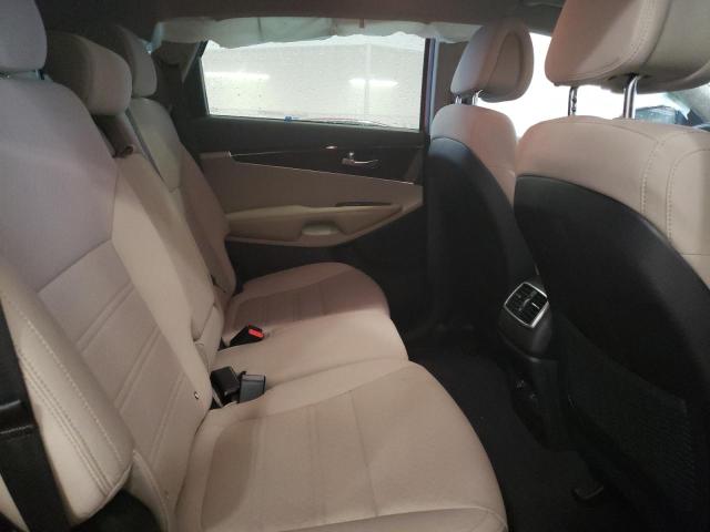 Photo 10 from auction – 2016 KIA SORENTO LX with VIN 5XYPGDA55GG156065