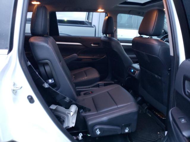 Photo 10 from auction – 2019 TOYOTA HIGHLANDER with VIN 5TDJZRFH0KS575744