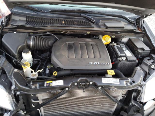 Photo 12 from auction – 2016 CHRYSLER TOWN & COU with VIN 2C4RC1BG8GR295704