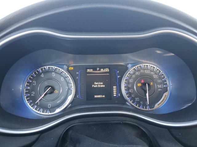 Photo 9 from auction – 2015 CHRYSLER 200 LIMITE with VIN 1C3CCCAB0FN676342