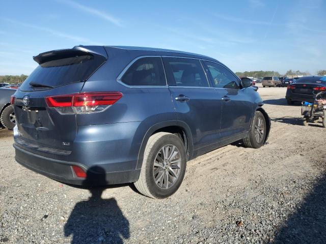 Photo 3 from auction – 2017 TOYOTA HIGHLANDER with VIN 5TDKZRFHXHS214681