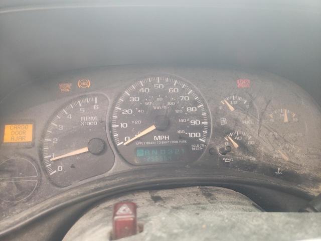 Photo 9 from auction – 2001 CHEVROLET SUBURBAN K with VIN 3GNFK16TX1G203560