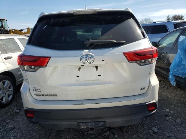 Photo 6 from auction – 2017 TOYOTA HIGHLANDER with VIN 5TDKZRFH2HS200936