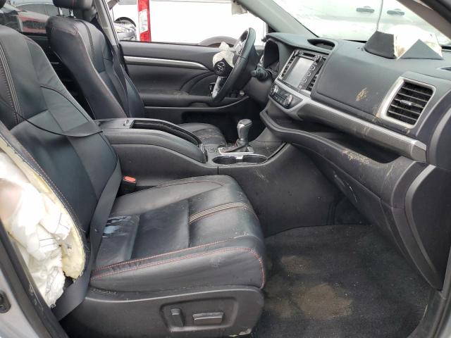 Photo 7 from auction – 2019 TOYOTA HIGHLANDER with VIN 5TDJZRFH1KS607911