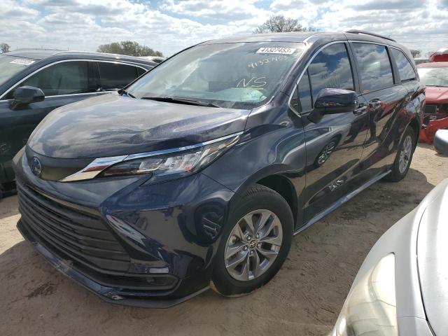 TOYOTA SIENNA LE 2022 with VIN 5TDKRKEC4NS124693 - Photo from auction