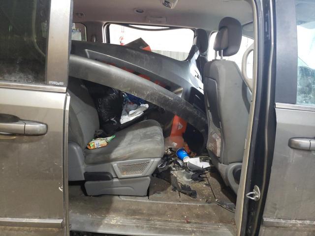 Photo 11 from auction – 2010 CHRYSLER TOWN & COU with VIN 2A4RR4DE8AR271853