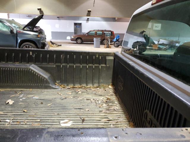 Photo 10 from auction – 2001 CHEVROLET SILVERADO with VIN 1GCEC14W71Z305316