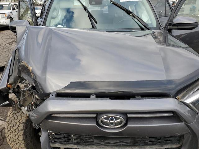 Photo 12 from auction – 2020 TOYOTA 4RUNNER SR with VIN JTEBU5JRXL5813596