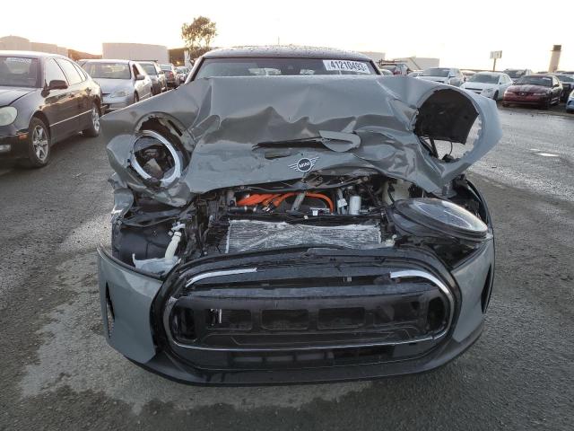 Photo 5 from auction – 2023 MINI COOPER SE with VIN WMW13DJ08P2T39568