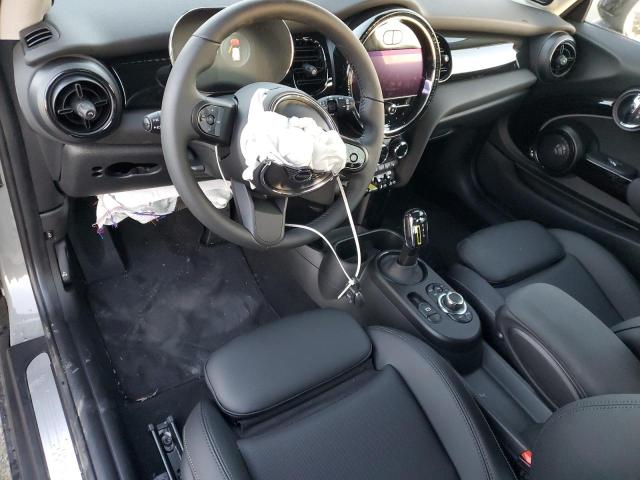 Photo 8 from auction – 2023 MINI COOPER SE with VIN WMW13DJ08P2T39568