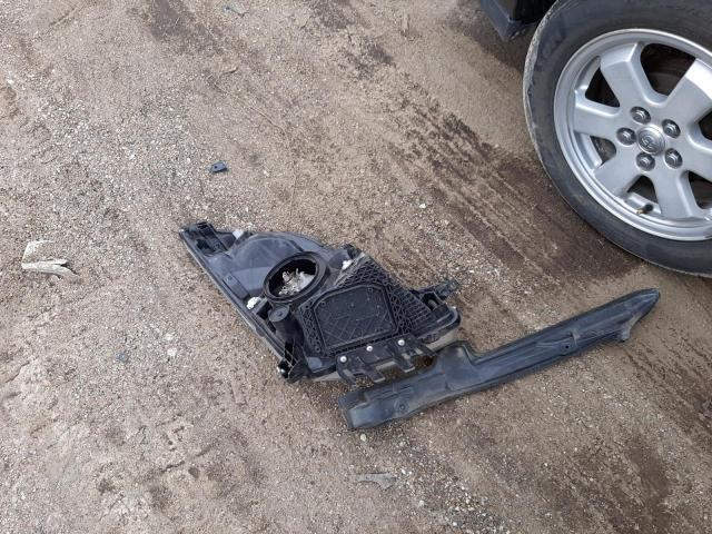 Photo 12 from auction – 2005 TOYOTA PRIUS with VIN JTDKB20UX53051402