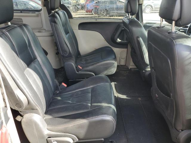 Photo 11 from auction – 2012 CHRYSLER TOWN & COU with VIN 2C4RC1CGXCR120010