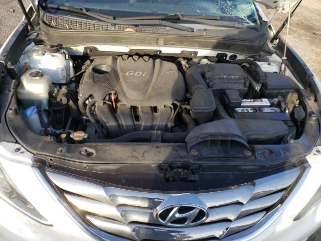 Photo 11 from auction – 2011 HYUNDAI SONATA SE with VIN 5NPEC4AC8BH174109
