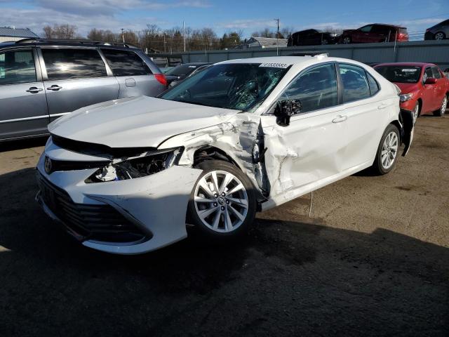 TOYOTA CAMRY LE 2022 with VIN 4T1C11AK0NU653682 - Photo from auction