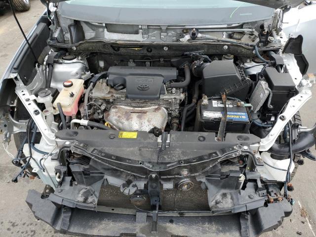 Photo 12 from auction – 2015 TOYOTA RAV4 LE with VIN JTMBFREV6FJ025990