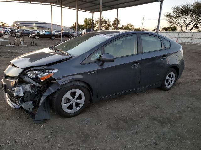 TOYOTA PRIUS 2015 مع رقم تعريف المركبة JTDKN3DU2F0473951 - صورة من المزاد