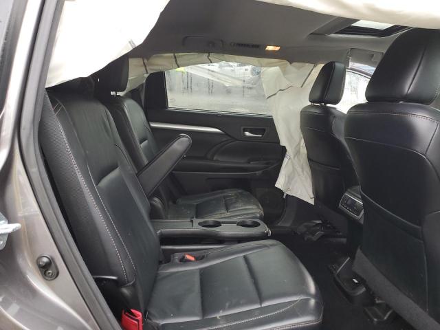 Photo 11 from auction – 2017 TOYOTA HIGHLANDER with VIN 5TDJZRFH8HS511024