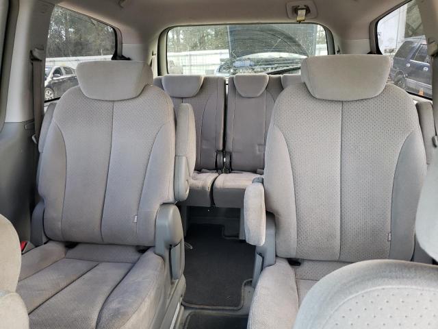 Photo 10 from auction – 2007 HYUNDAI ENTOURAGE with VIN KNDMC233676043503